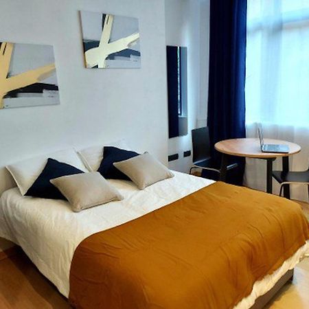 Apartments Holidays2Malaga City Center ภายนอก รูปภาพ
