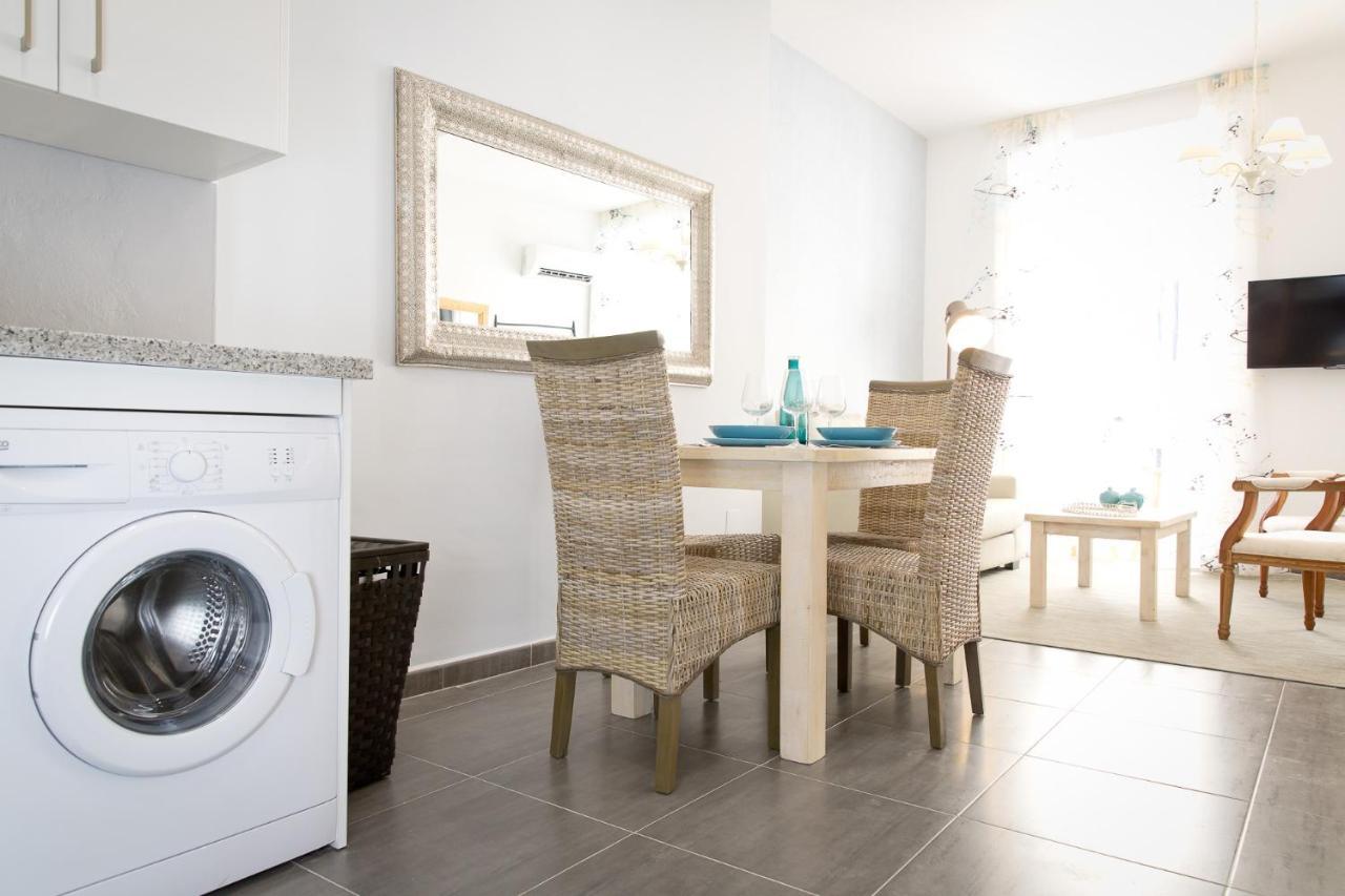 Apartments Holidays2Malaga City Center ภายนอก รูปภาพ