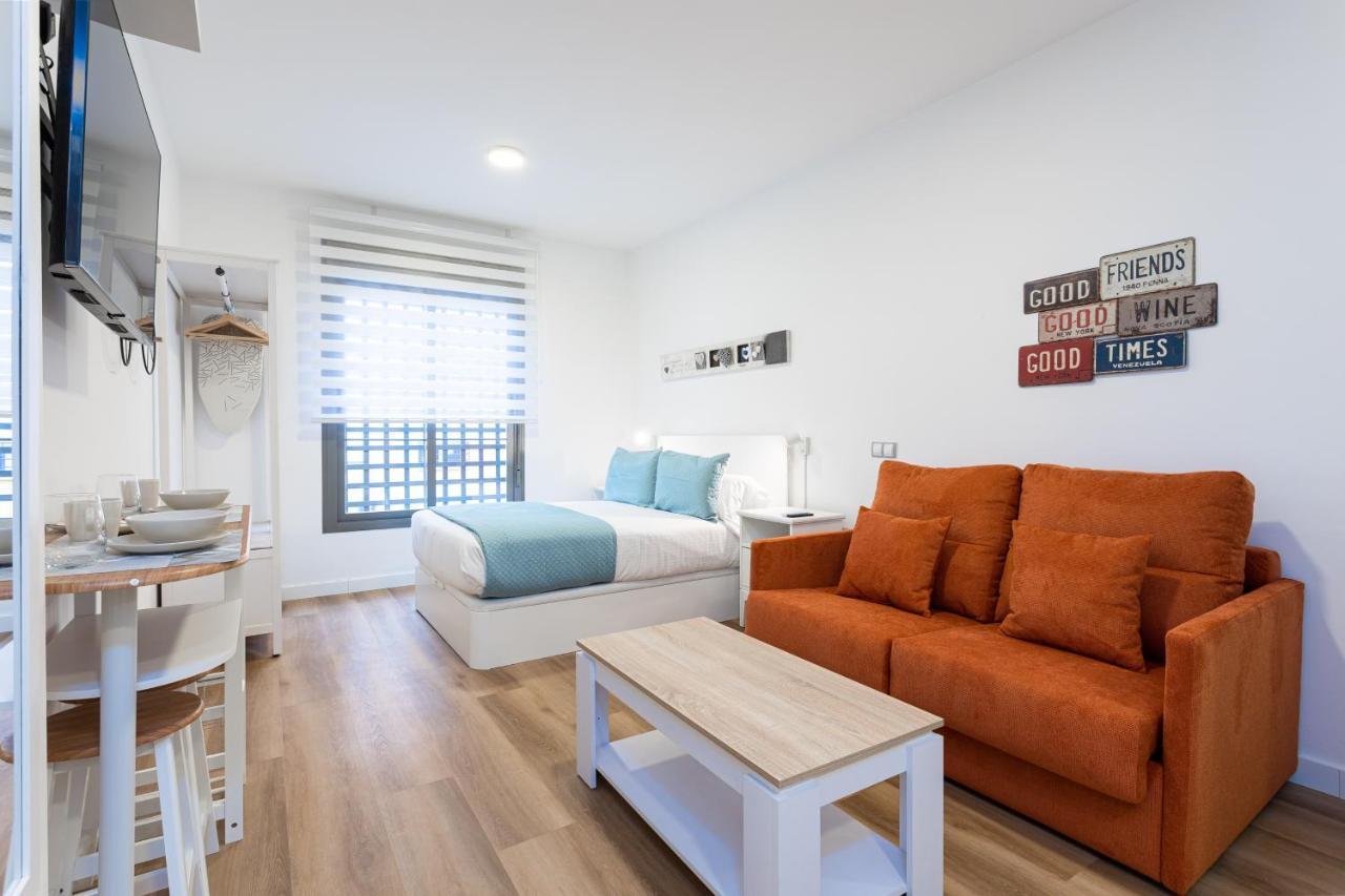 Apartments Holidays2Malaga City Center ภายนอก รูปภาพ