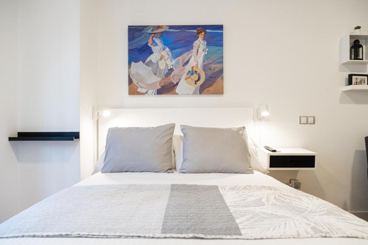 Apartments Holidays2Malaga City Center ภายนอก รูปภาพ