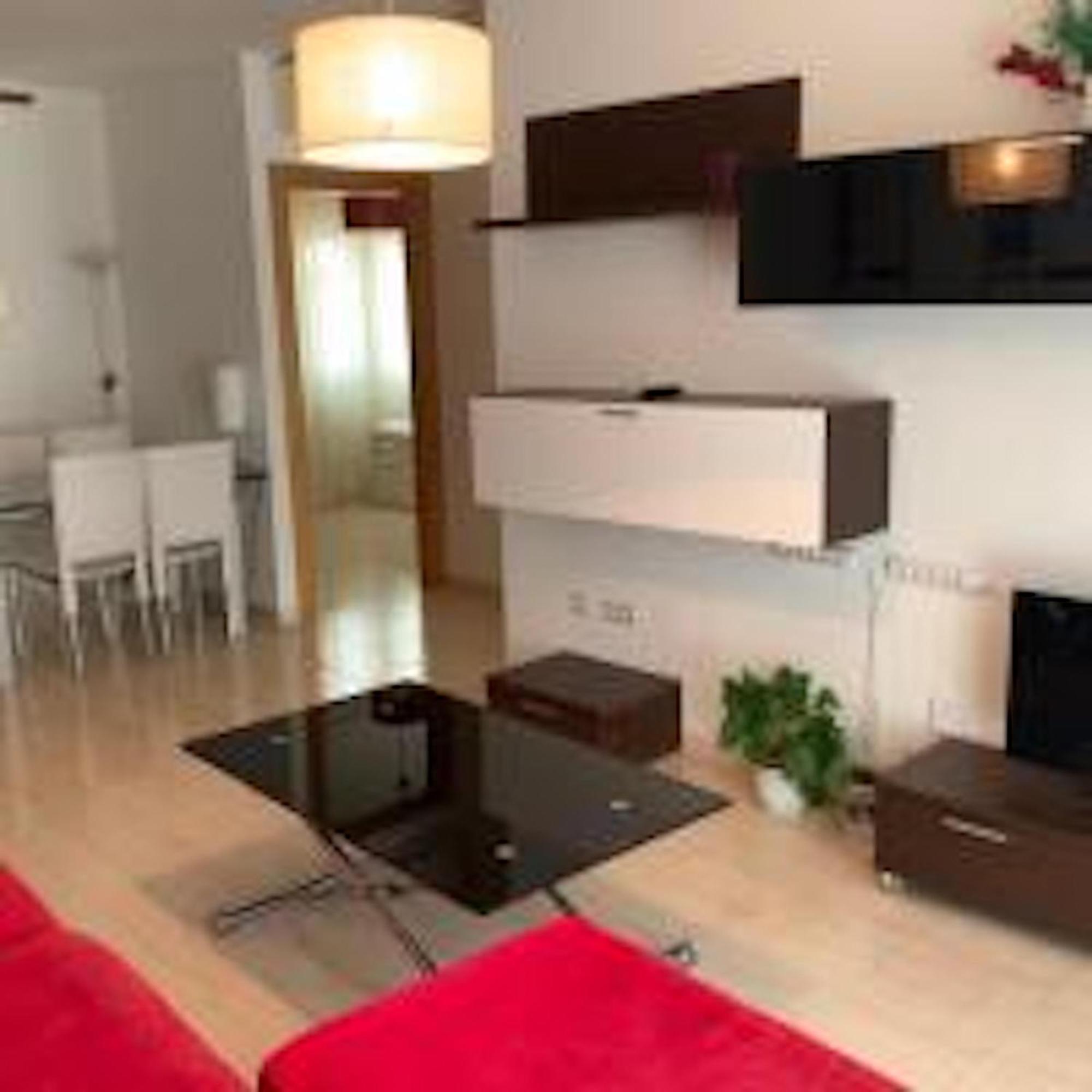 Apartments Holidays2Malaga City Center ภายนอก รูปภาพ