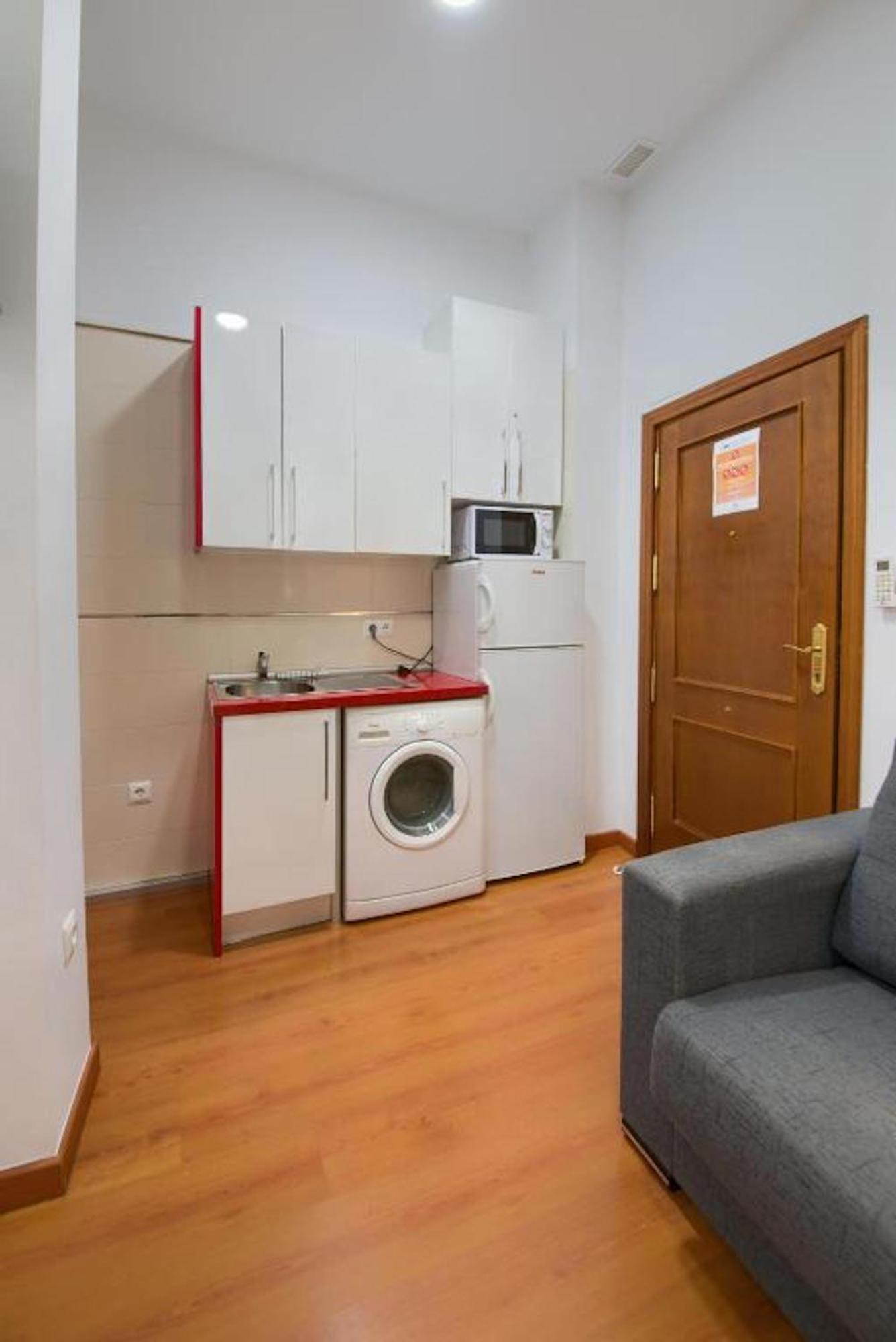 Apartments Holidays2Malaga City Center ภายนอก รูปภาพ