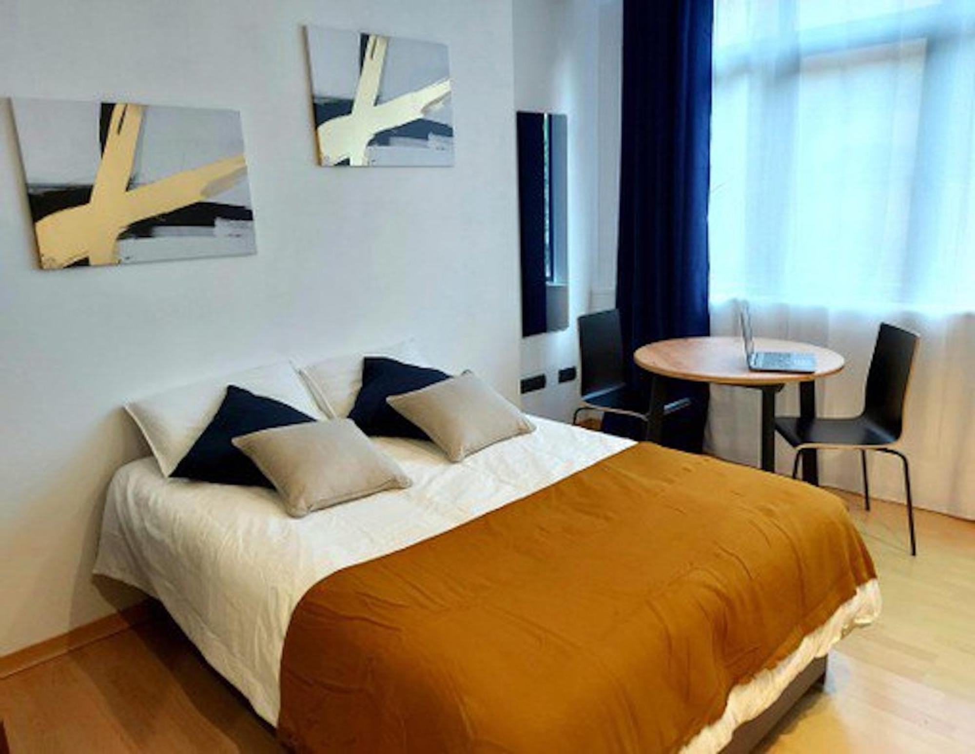 Apartments Holidays2Malaga City Center ภายนอก รูปภาพ