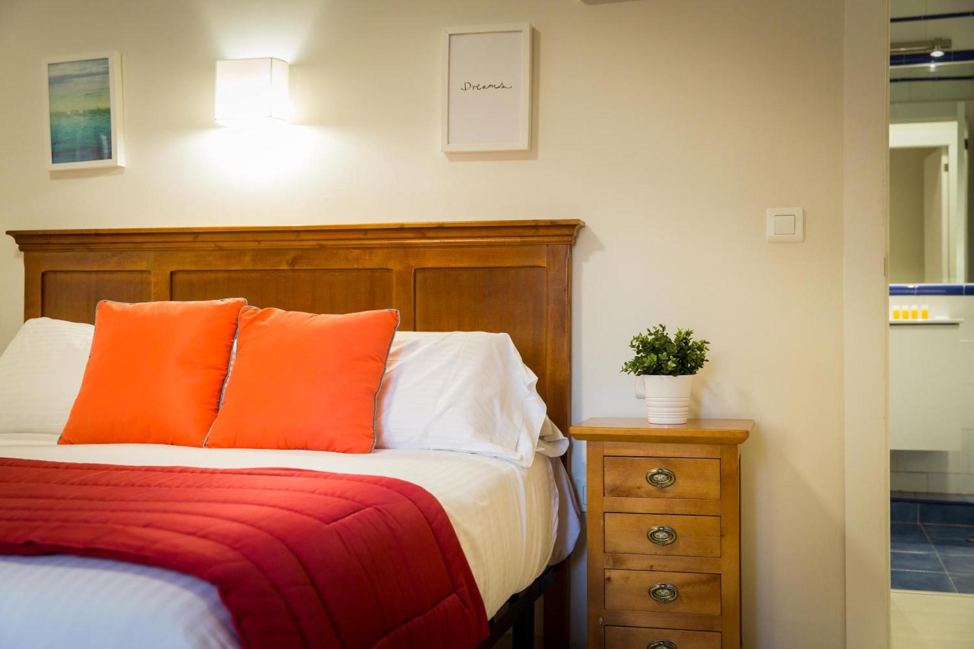 Apartments Holidays2Malaga City Center ภายนอก รูปภาพ