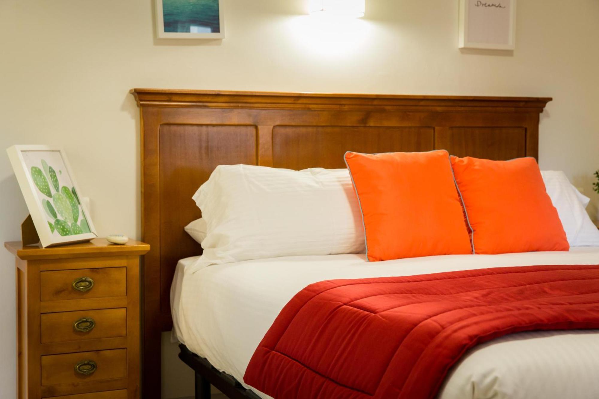Apartments Holidays2Malaga City Center ภายนอก รูปภาพ